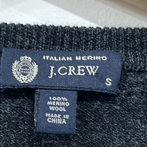 I. Crew Italian Merino Wool V Neck sweater in Charcoal size S - Picture 5 of 9